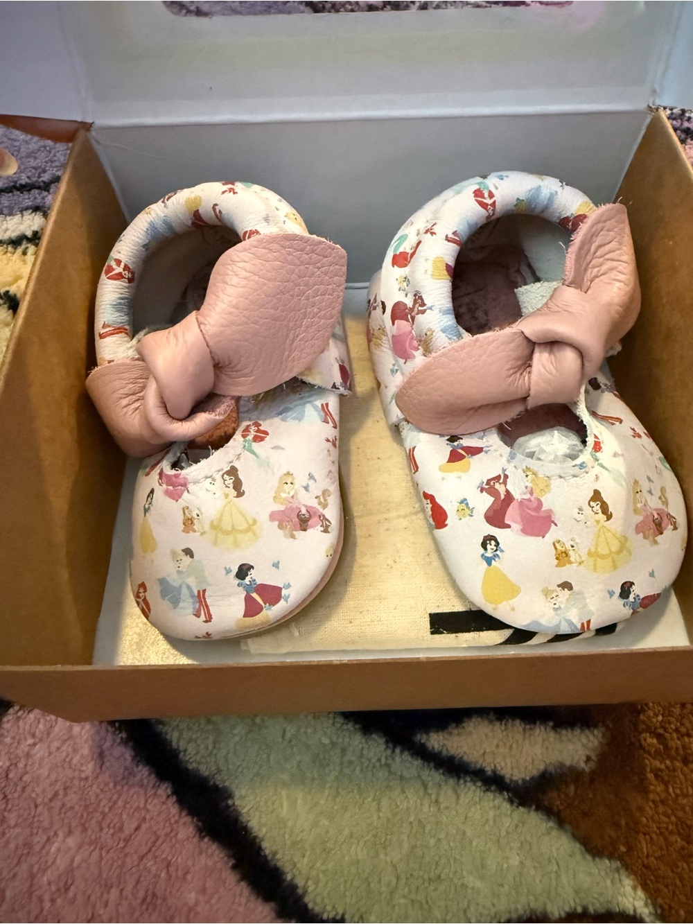 Freshly Picked Shoes  Pink Bow  Princess Print knotted Sole 4 moccasins leather